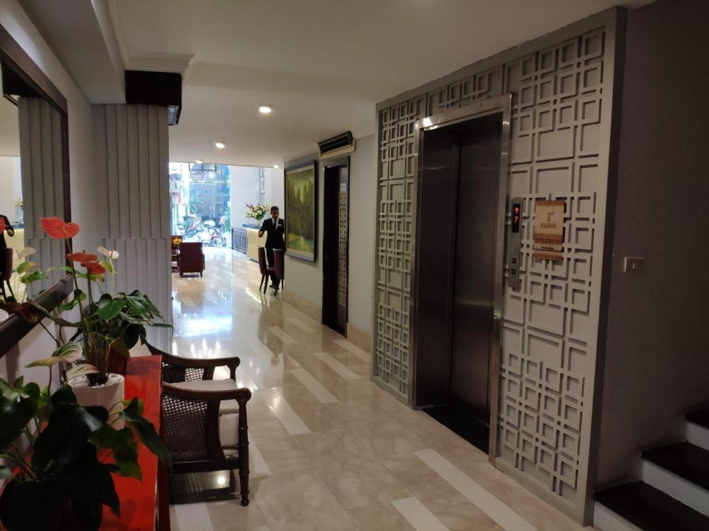 Church Boutique Hotel Hang Trong Ханой Екстериор снимка