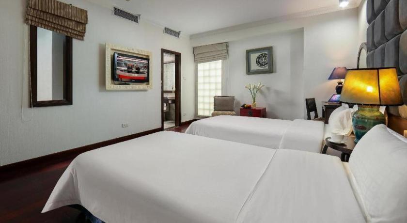Church Boutique Hotel Hang Trong Ханой Екстериор снимка