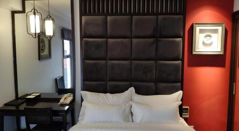 Church Boutique Hotel Hang Trong Ханой Екстериор снимка