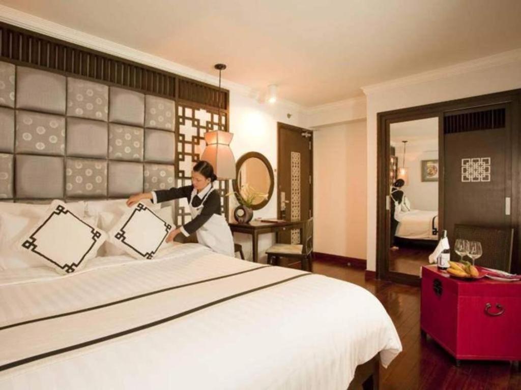 Church Boutique Hotel Hang Trong Ханой Екстериор снимка