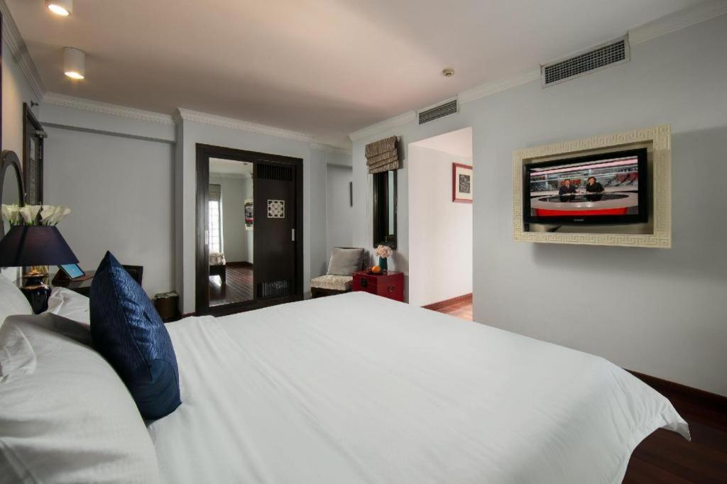 Church Boutique Hotel Hang Trong Ханой Екстериор снимка