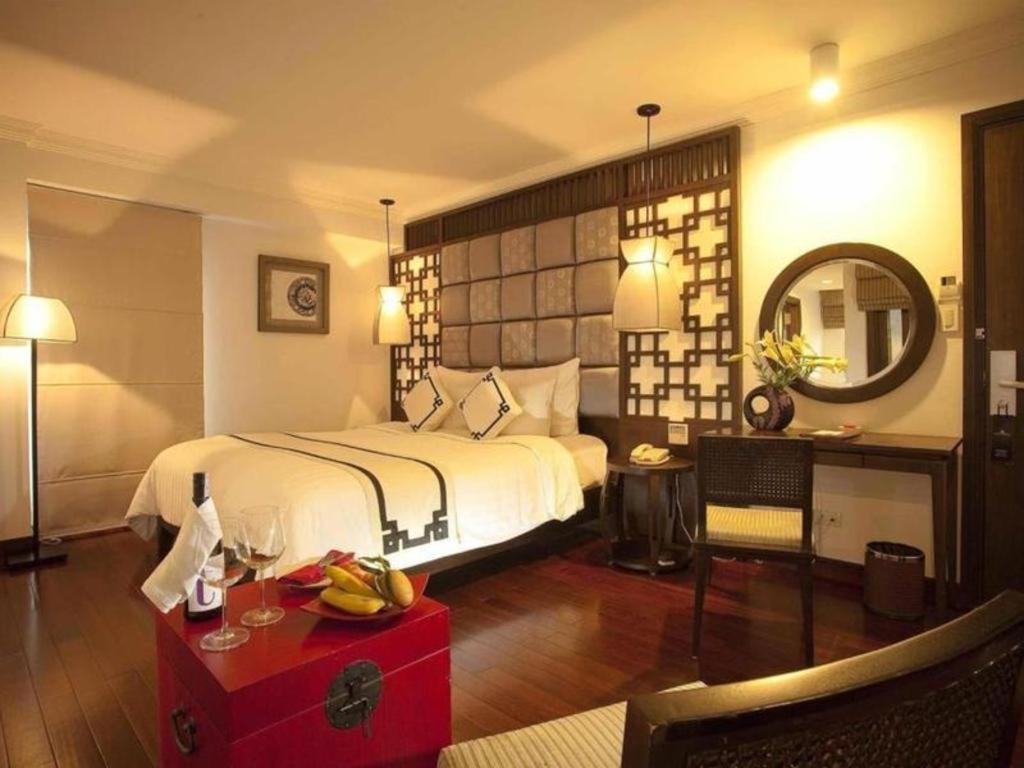 Church Boutique Hotel Hang Trong Ханой Екстериор снимка