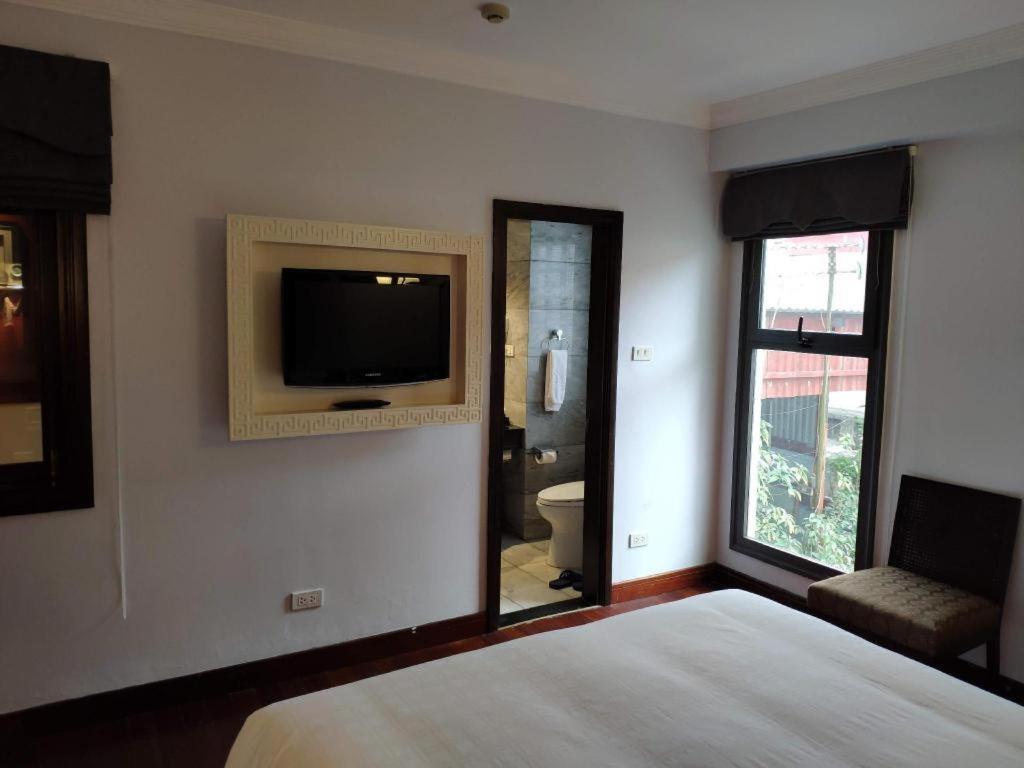 Church Boutique Hotel Hang Trong Ханой Екстериор снимка