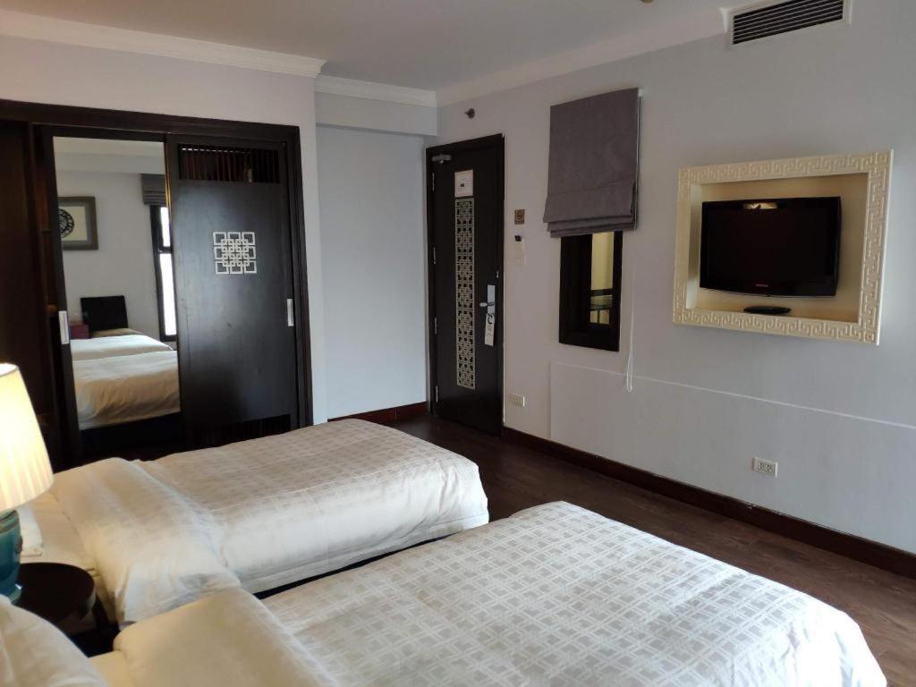 Church Boutique Hotel Hang Trong Ханой Екстериор снимка