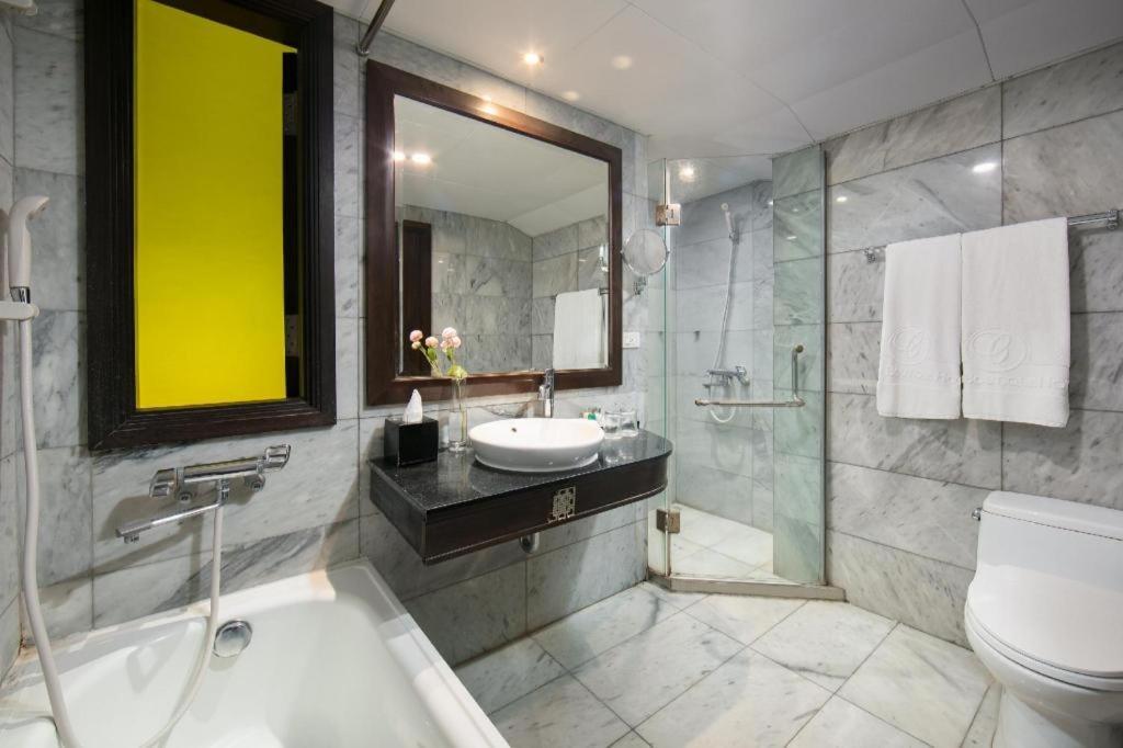 Church Boutique Hotel Hang Trong Ханой Екстериор снимка