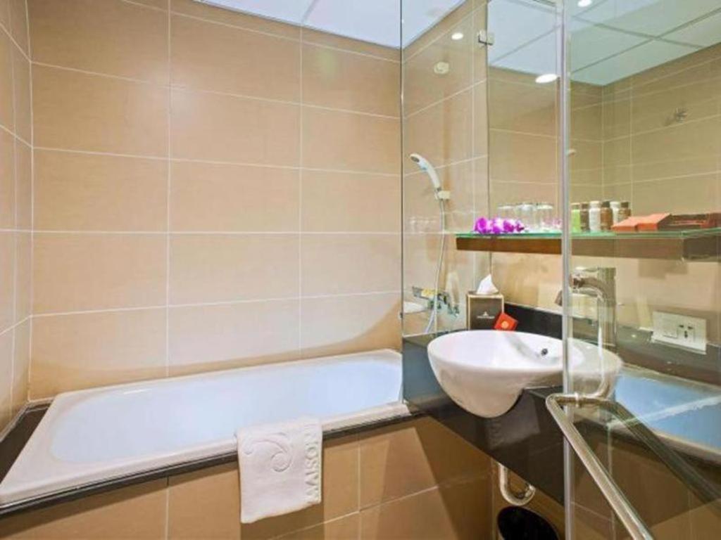 Church Boutique Hotel Hang Trong Ханой Екстериор снимка