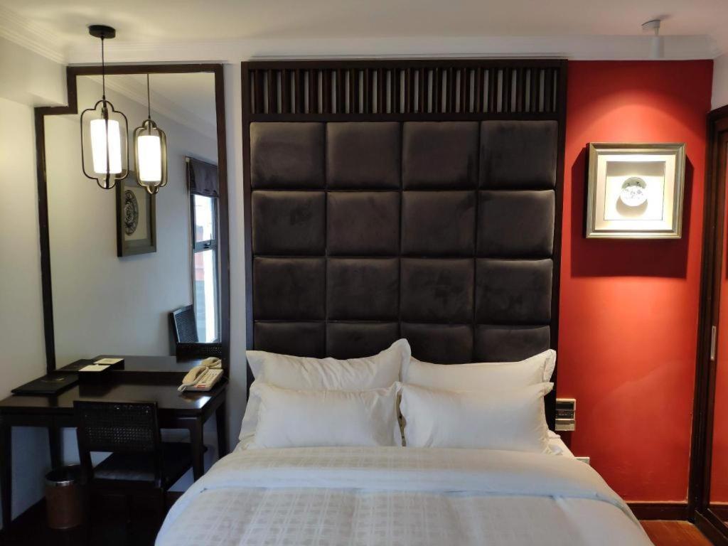 Church Boutique Hotel Hang Trong Ханой Екстериор снимка